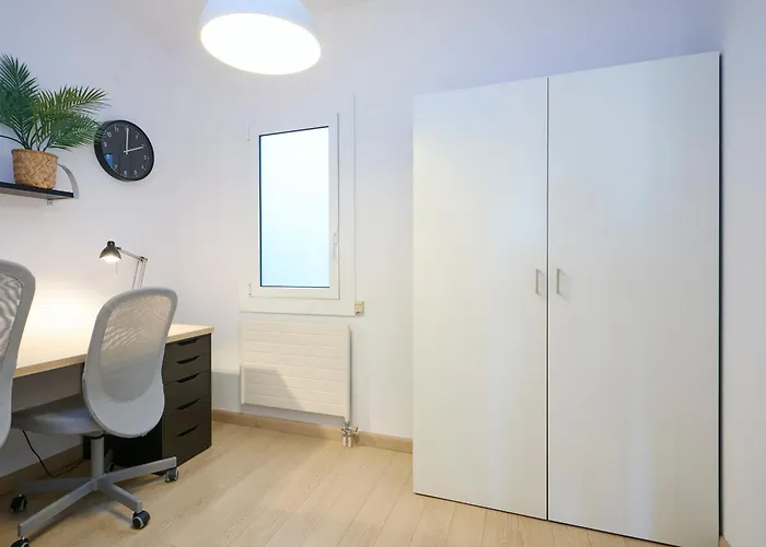 73cop1034 - Spacious With Terrace * برشلونة